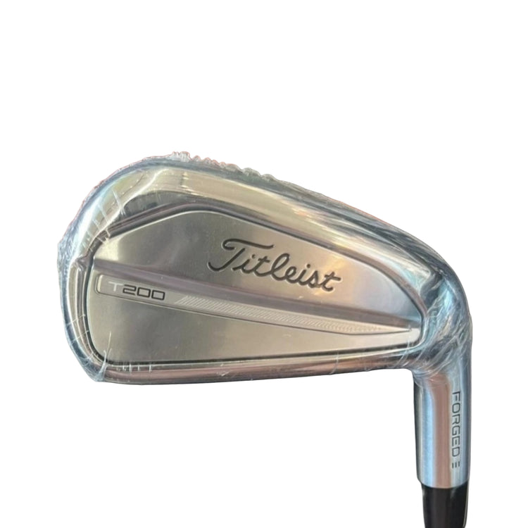 Titleist T200 Eisen 2023 Modell, 6-teiliger Satz (Nr. 5-9, PW) mit TENSEI AV BLUE AM Carbon Schaft – Hochwertige Performance für präzise Schläge, erhältlich in der Schweiz bei Golfrabbit.ch.